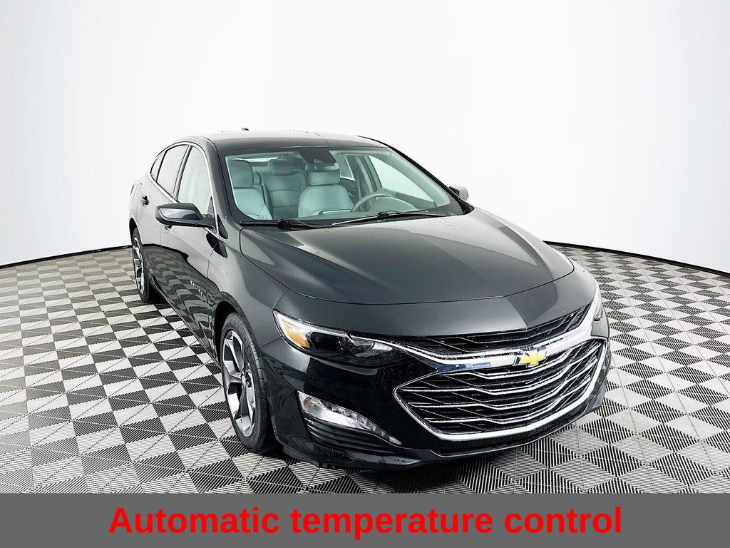 2023 Chevrolet Malibu 1LT photo 2