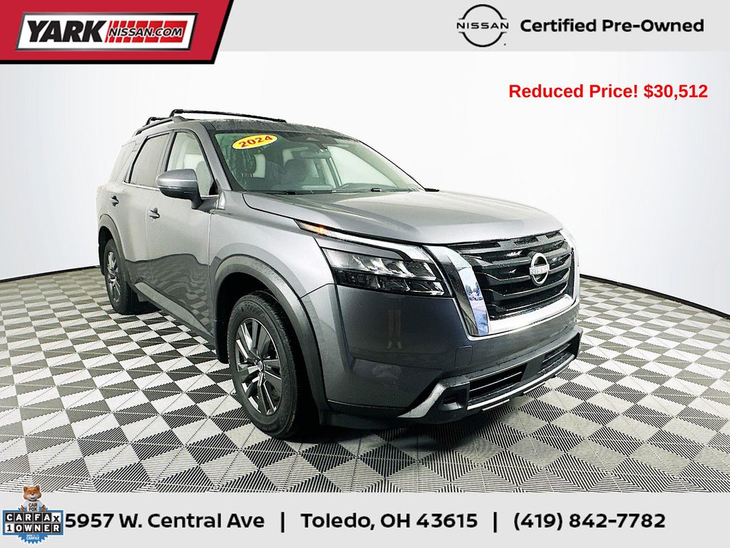 2024 Nissan Pathfinder SV