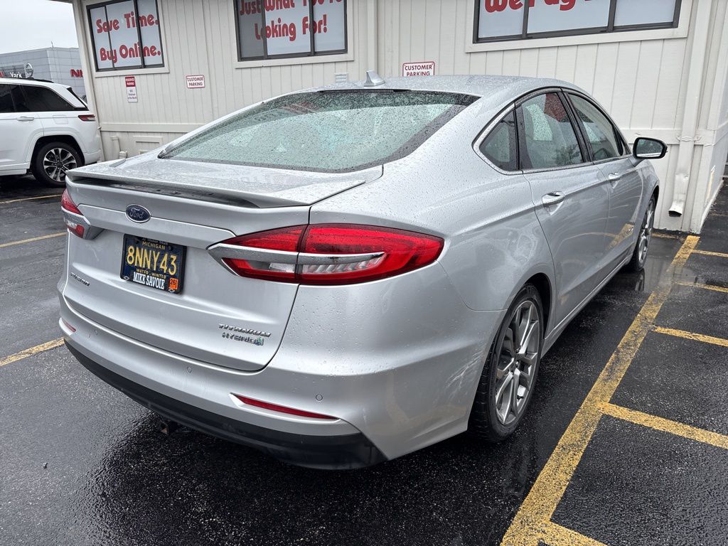 2019 Ford Fusion Hybrid Titanium photo 3