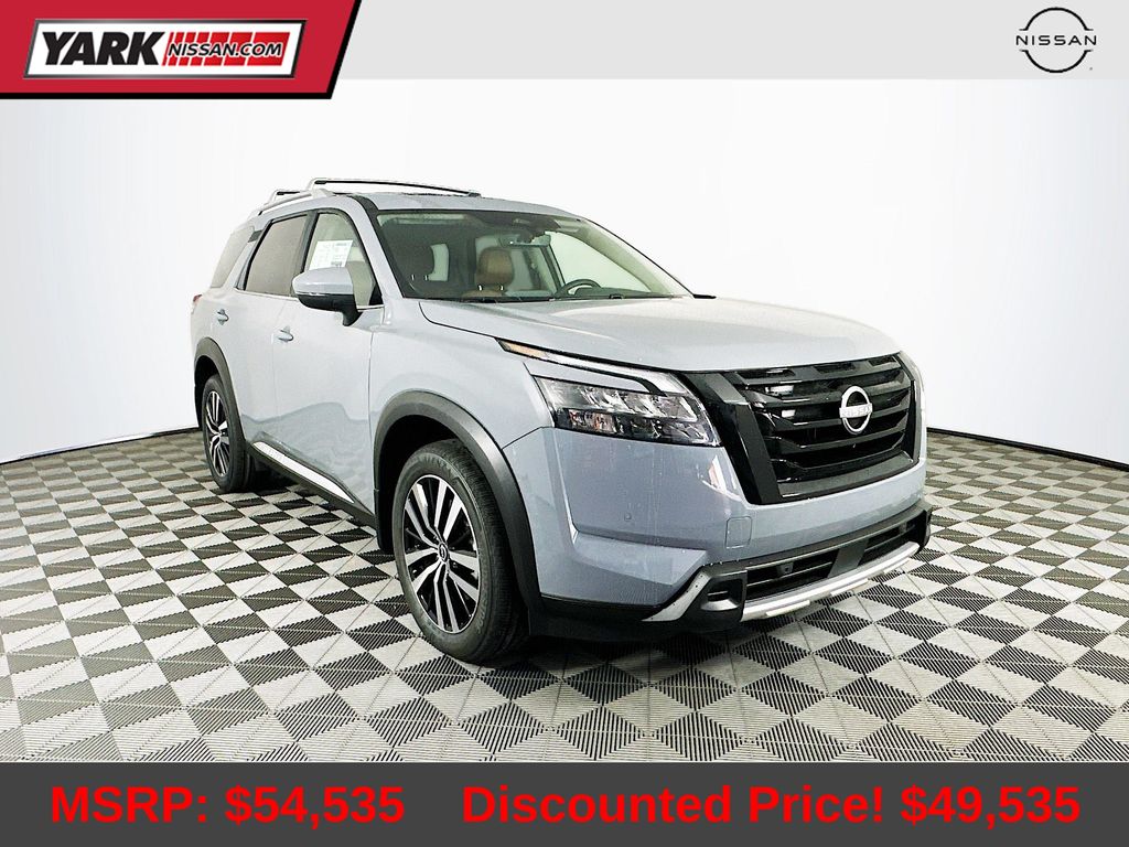 2025 Nissan Pathfinder Platinum's photo