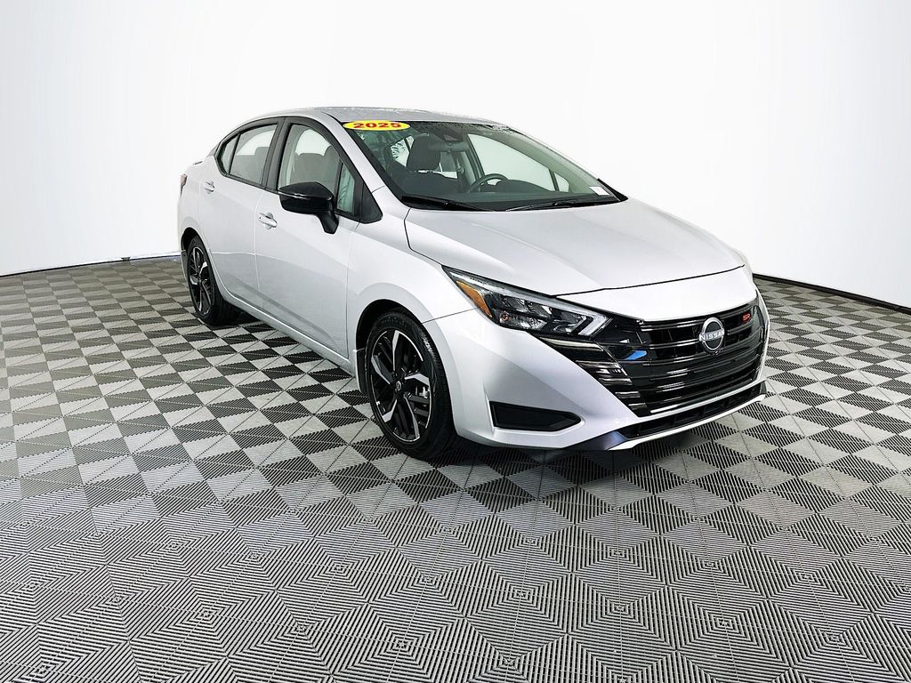 2025 Nissan Versa SR photo 2