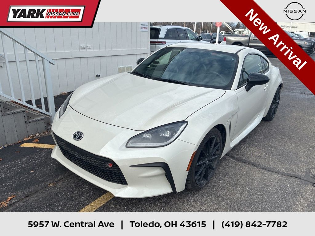 2025 Toyota GR86 Premium's photo