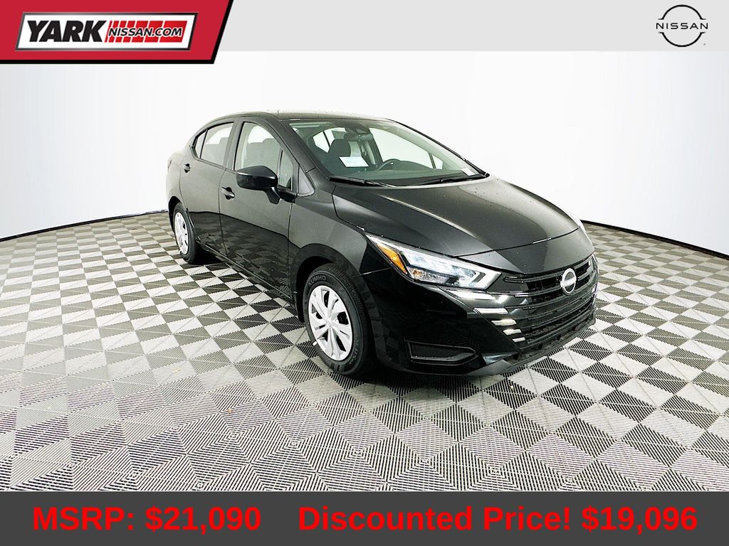 2025 Nissan Versa Sedan S's photo