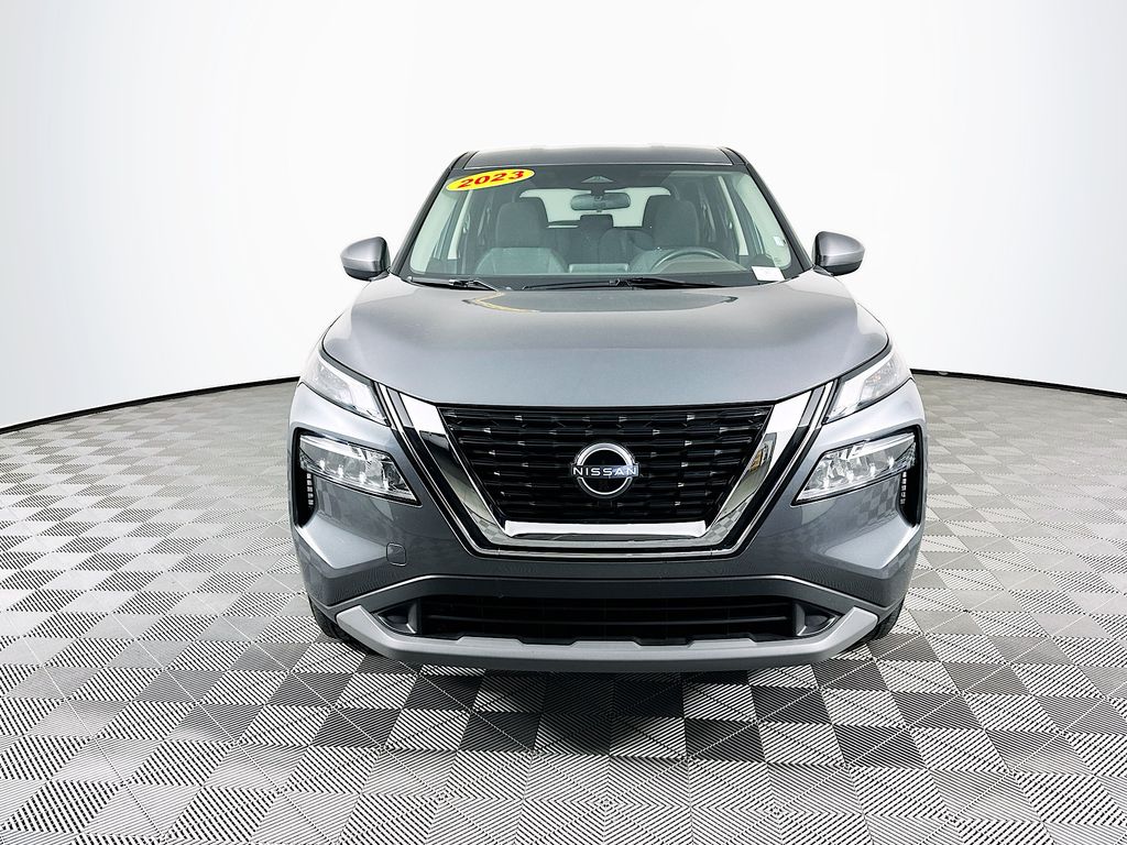 2023 Nissan Rogue SV photo 2