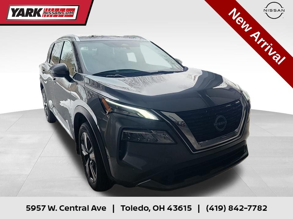 2023 Nissan Rogue SL's photo