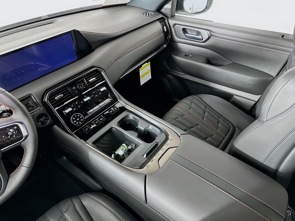 2026 Nissan Armada PRO-4X - Photo 32