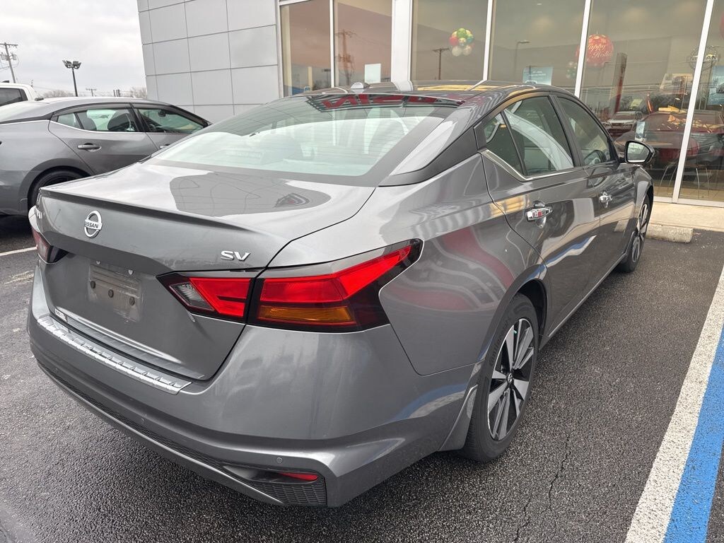 Used 2021 Nissan Altima 2.5 SV Sedan