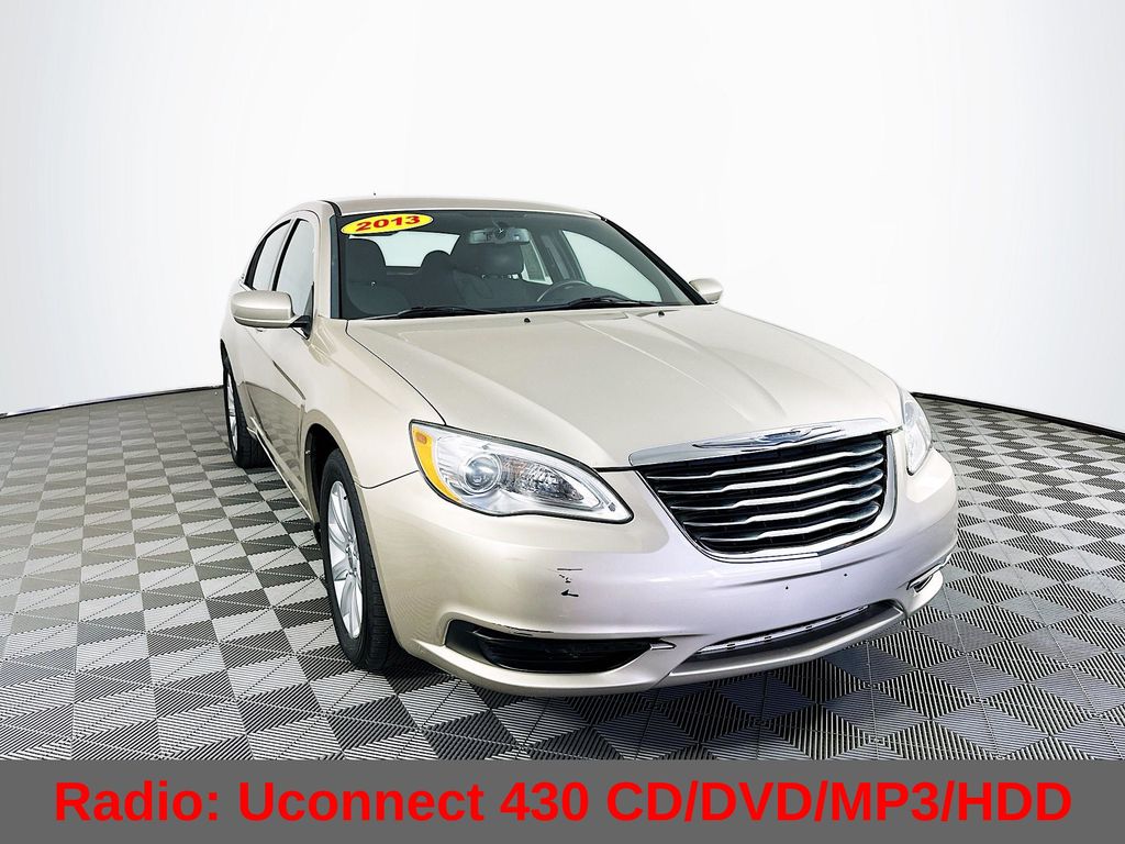 2013 Chrysler 200 Touring photo 2