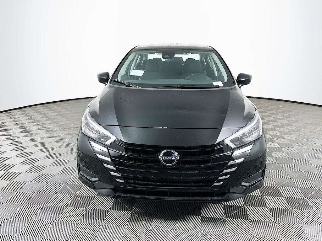 2025 Nissan Versa 1.6 S photo 2