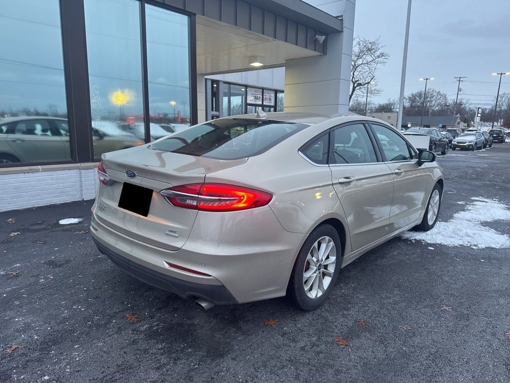 Used 2019 Ford Fusion SE Sedan