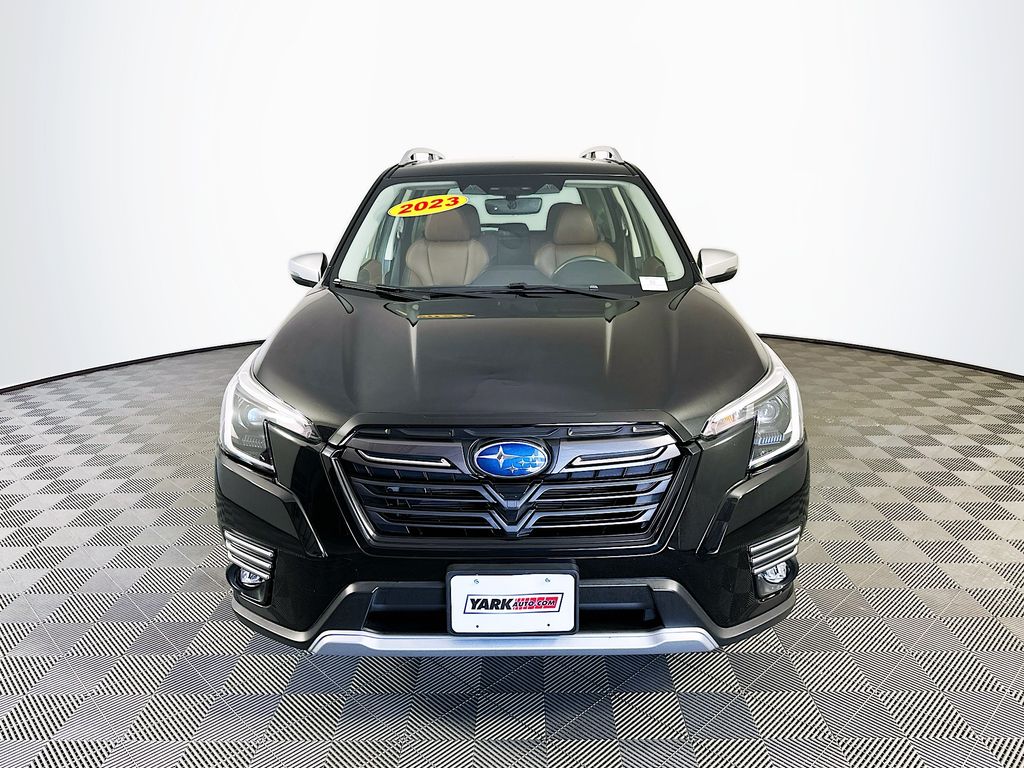 2023 Subaru Forester Touring photo 3