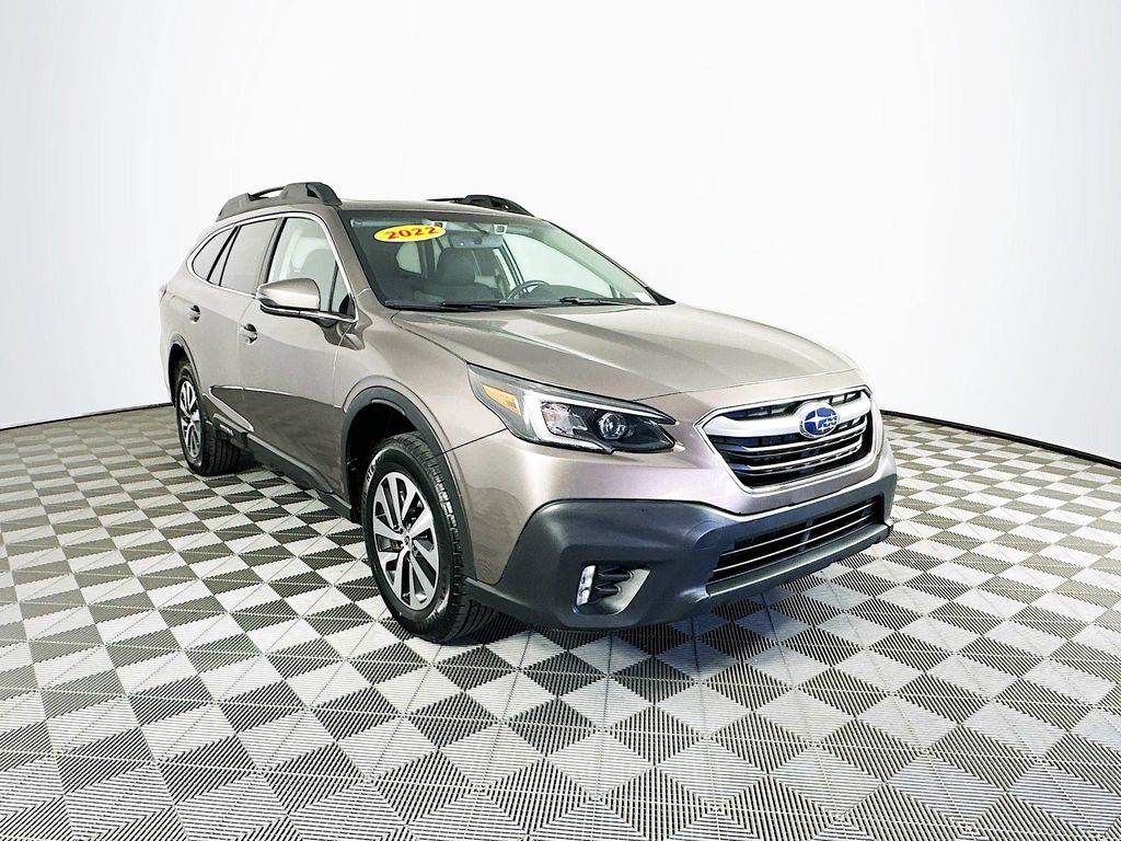 2022 Subaru Outback Premium photo 2