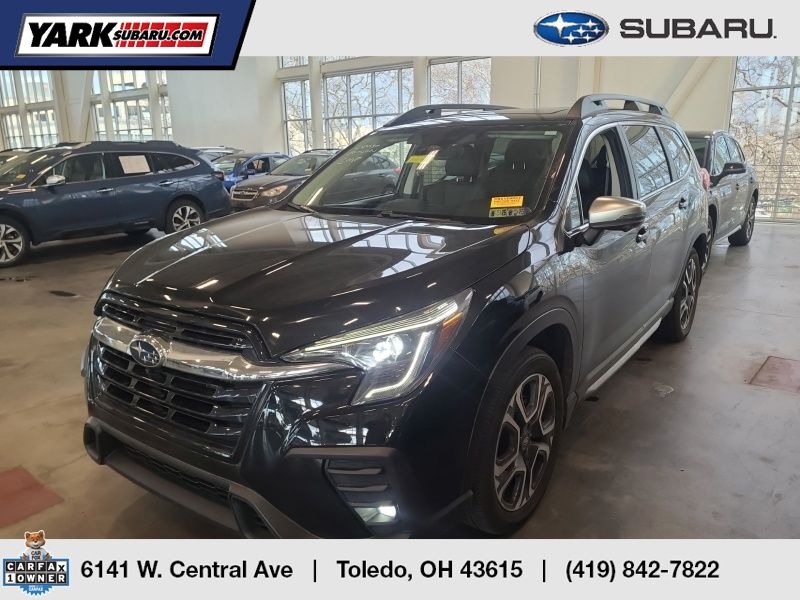 2023 Subaru Ascent Limited's photo