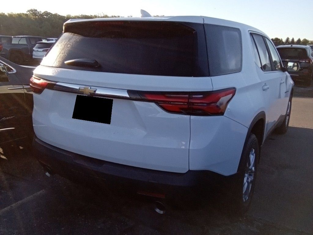 2022 Chevrolet Traverse LS photo 4