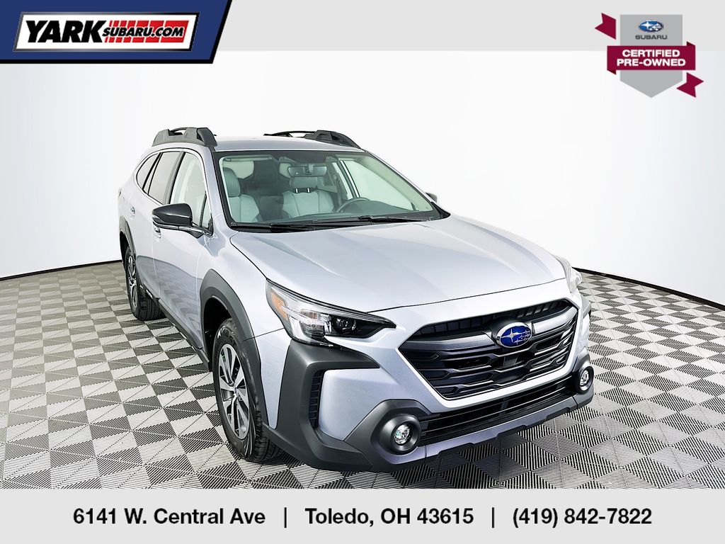 2025 Subaru Outback Premium's photo