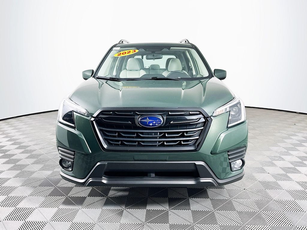 2023 Subaru Forester Premium photo 3