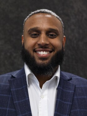 Staff member Araya Berhane from ID_10490e4818ce