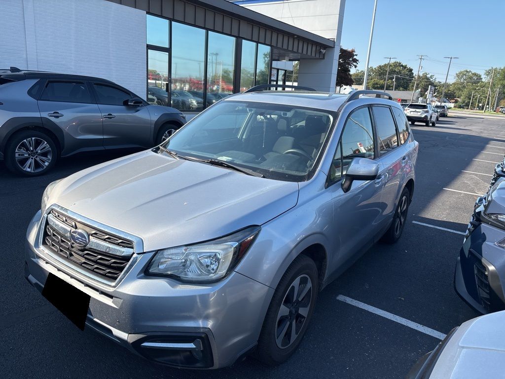 2017 Subaru Forester Premium photo 2