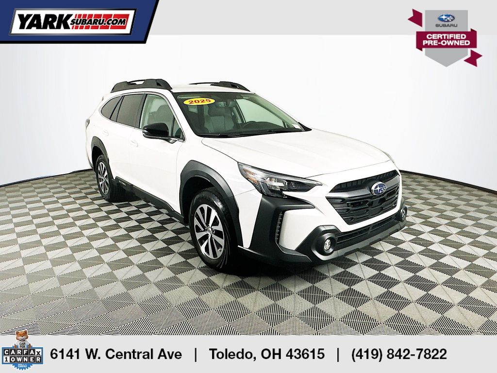 2025 Subaru Outback Premium's photo