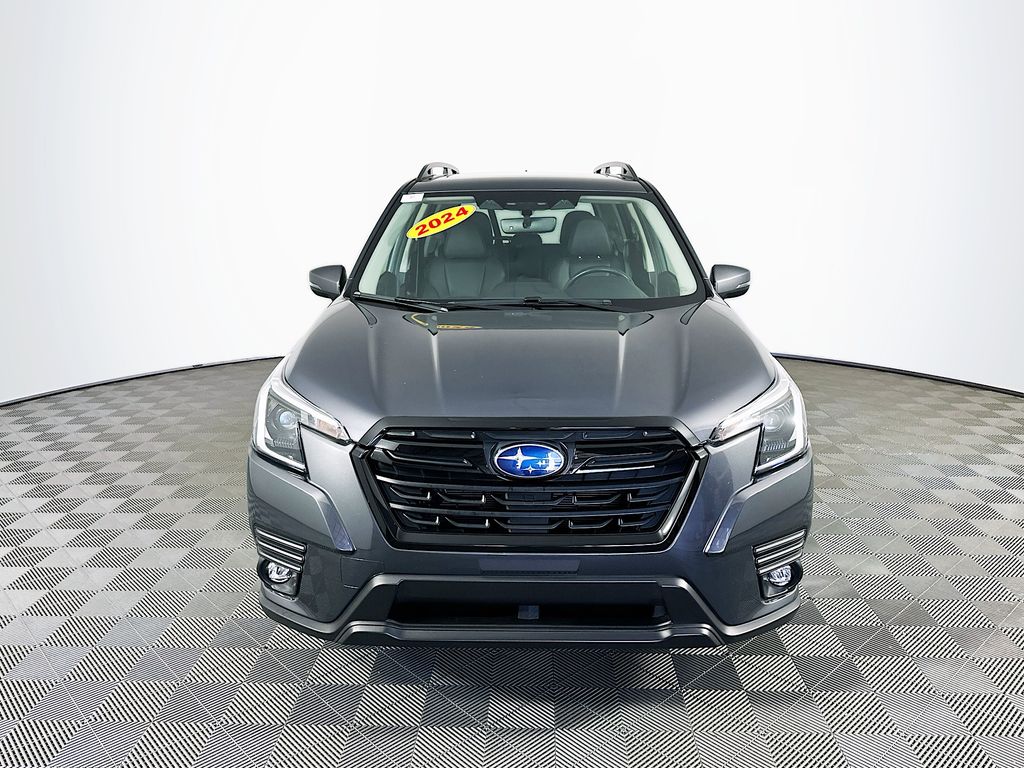 2024 Subaru Forester Limited Base photo 3
