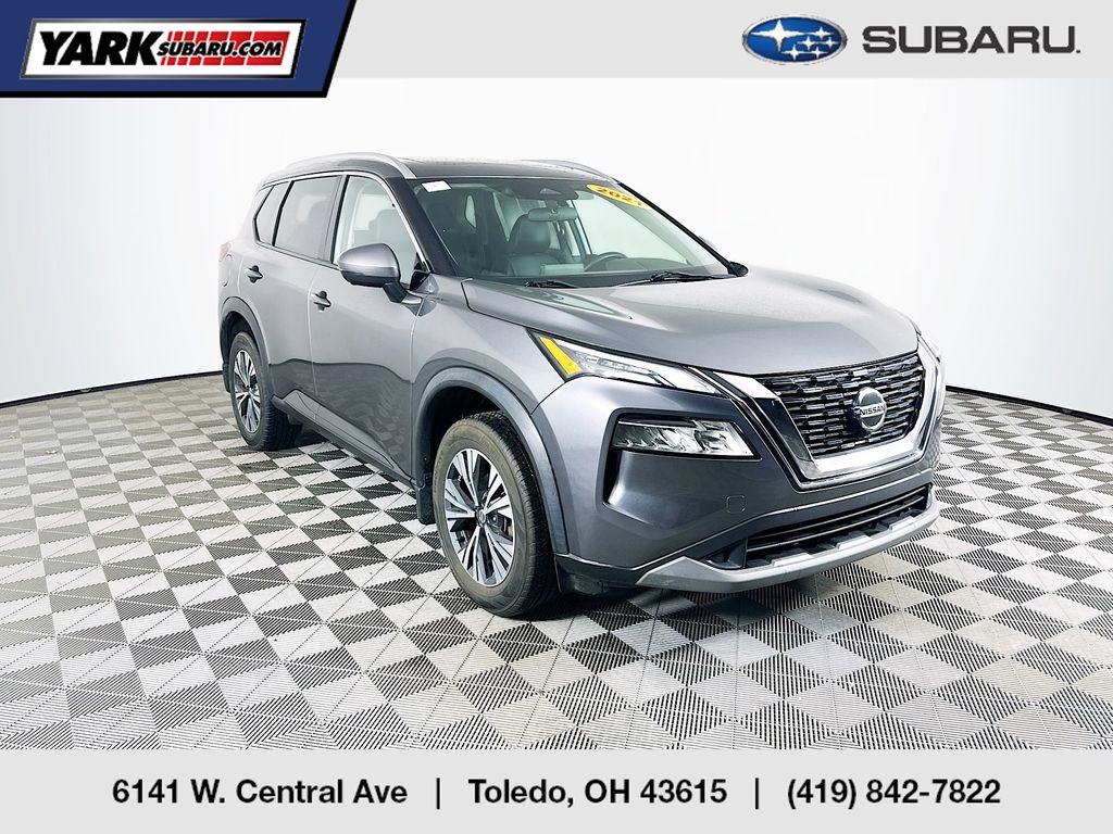 2021 Nissan Rogue SV's photo