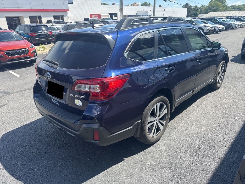 2018 Subaru Outback 2.5i Limited photo 3