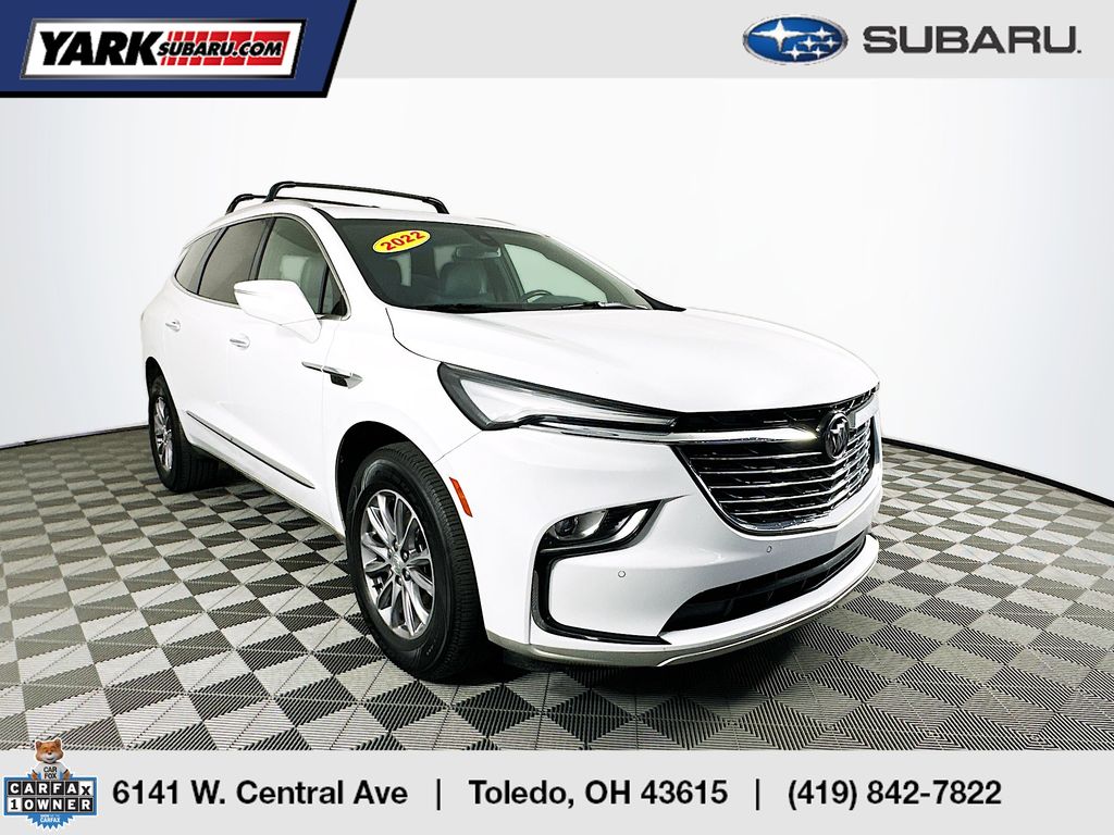 2022 Buick Enclave Essence's photo
