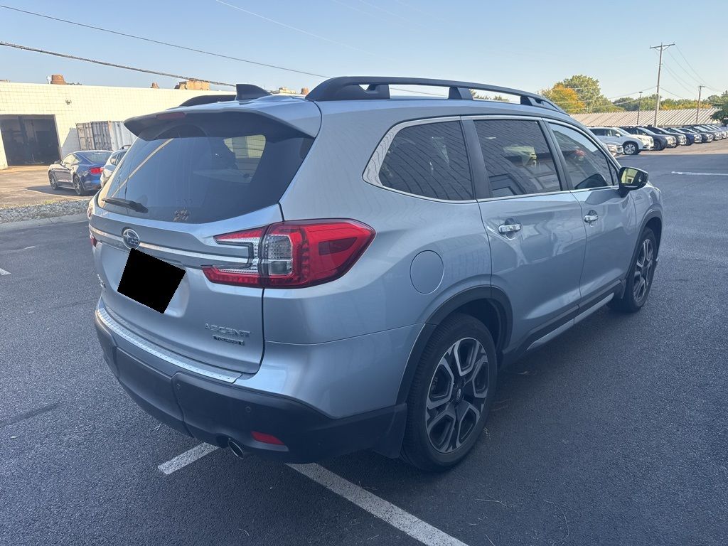 2024 Subaru Ascent Touring photo 3