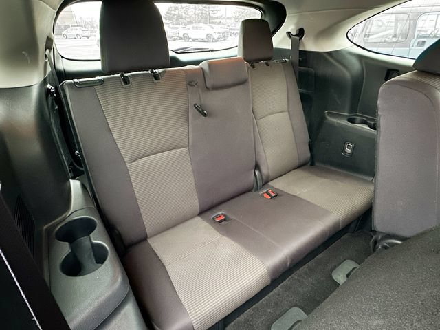 2024 Toyota Highlander LE - Photo 31