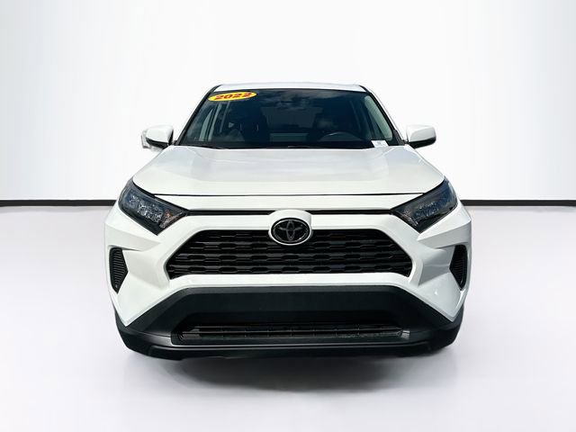 2022 Toyota RAV4 LE photo 3