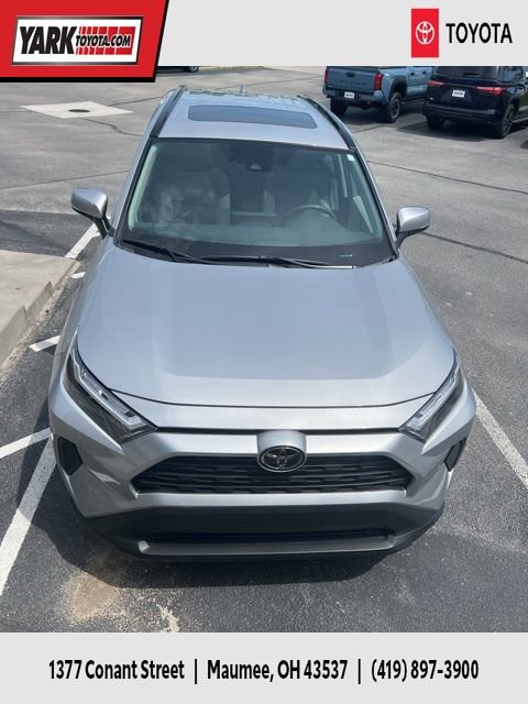 2022 Toyota RAV4 XLE AWD's photo