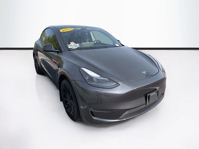 Used 2024 Tesla Model Y Long Range with VIN 7SAYGDEE4RA269109 for sale in Maumee, OH