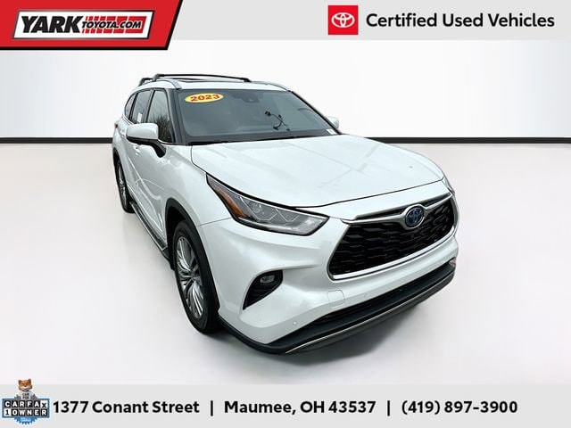 2023 Toyota Highlander Platinum's photo