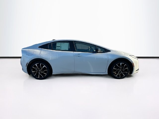 2026 Toyota Prius Plug-in Hybrid XSE Premium - Photo 10