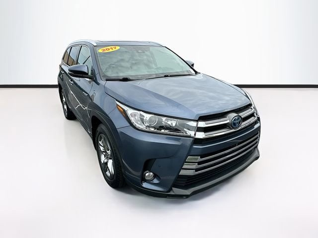 Used 2017 Toyota Highlander Limited Platinum with VIN 5TDDGRFH4HS036443 for sale in Maumee, OH