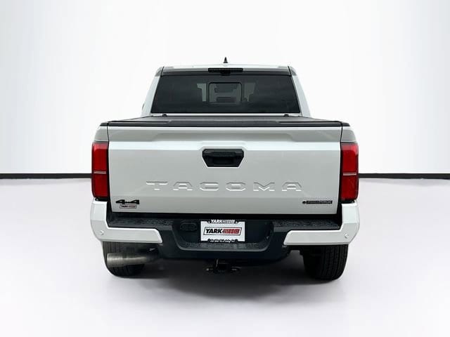 2025 Toyota Tacoma TRD Sport - Photo 8