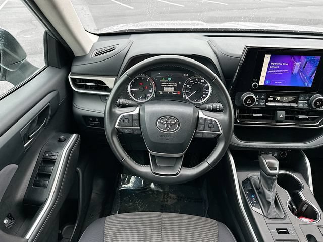 2024 Toyota Highlander LE - Photo 26