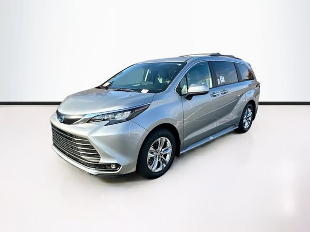 New 2025 Toyota Sienna XLE 7 PASSENGER
