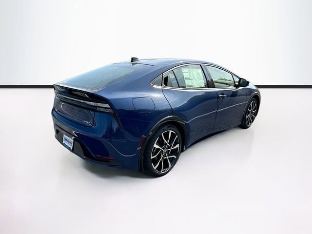 2026 Toyota Prius Plug-in Hybrid XSE - Photo 9