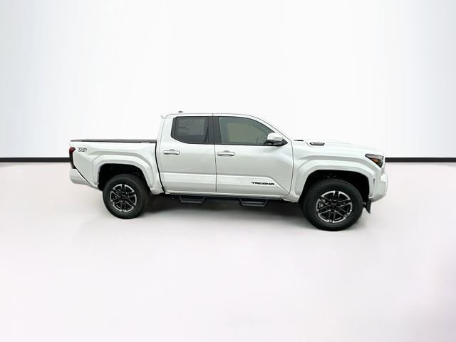 2025 Toyota Tacoma TRD Sport - Photo 10