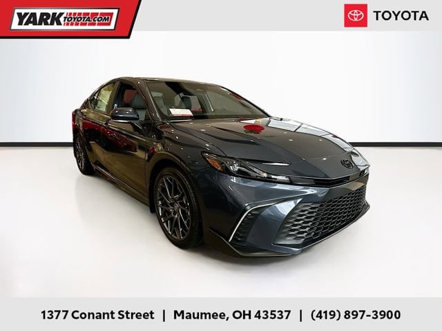 2026 Toyota Camry SE's photo