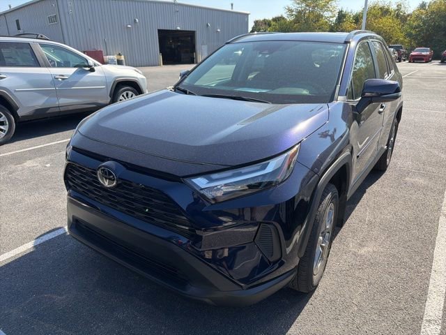 2023 Toyota RAV4 XLE photo 2