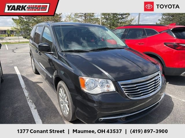 2016 Chrysler Town & Country Touring