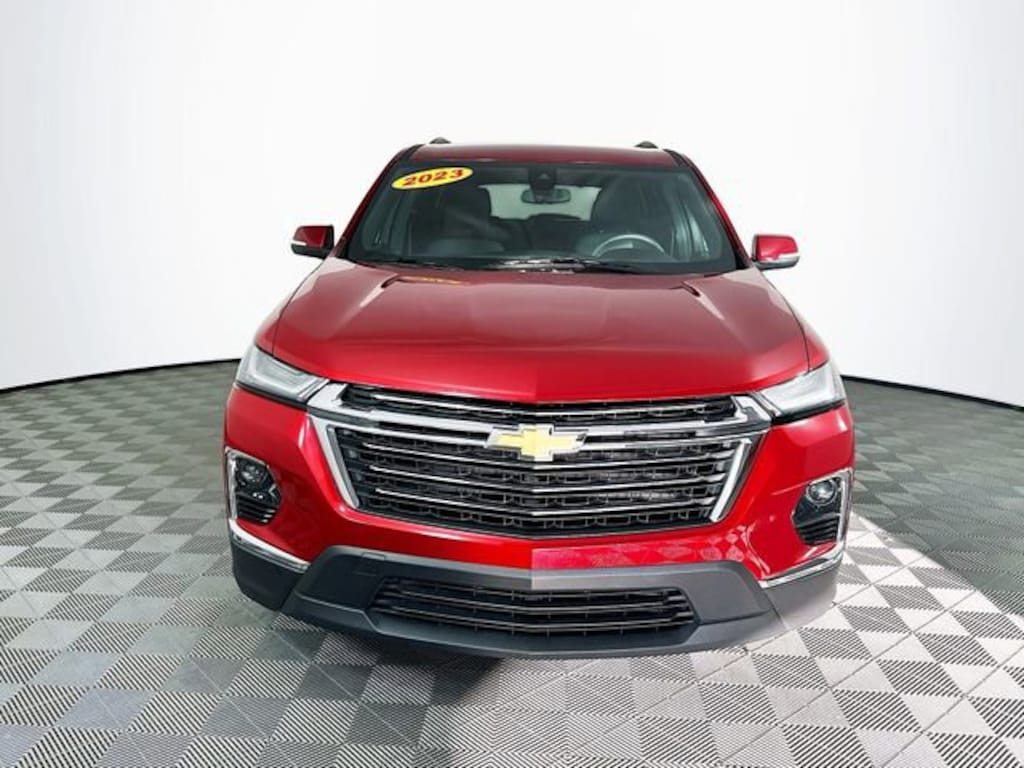 Used 2023 Chevrolet Traverse LT SUV