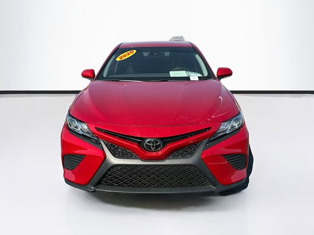 2020 Toyota Camry SE photo 3