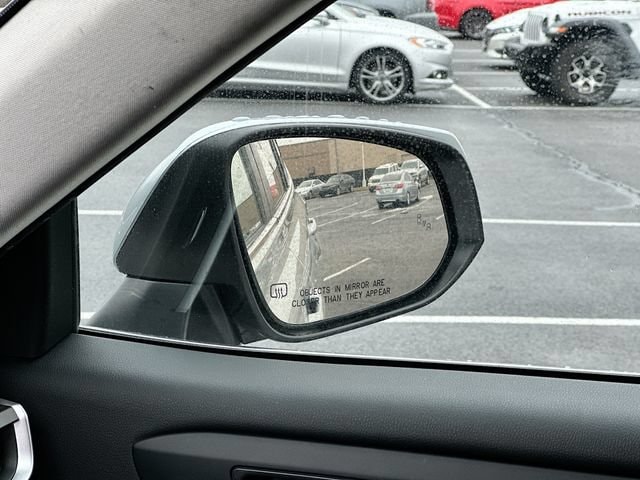 2024 Toyota Highlander LE - Photo 22