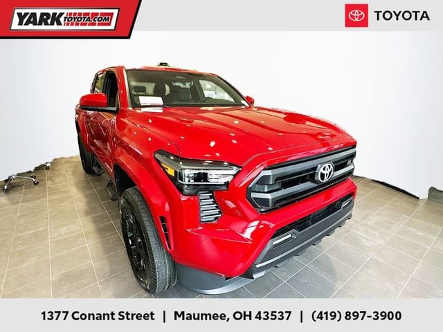 2025 Toyota Tacoma SR5's photo