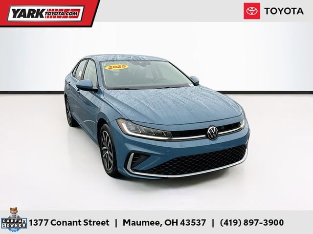 2025 Volkswagen Jetta SE's photo