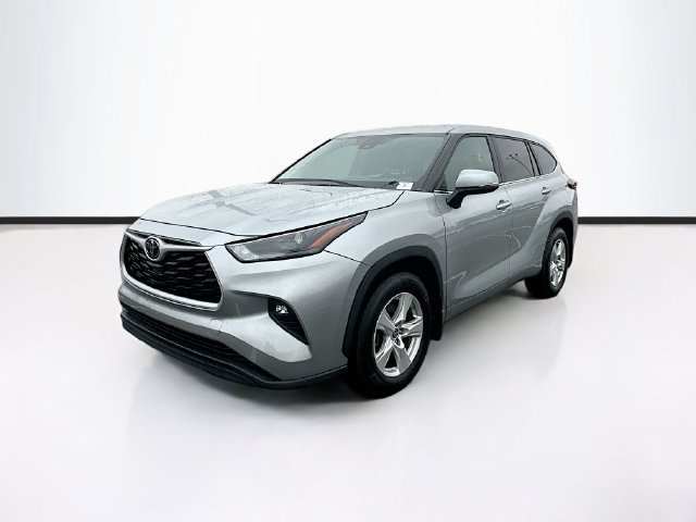 2024 Toyota Highlander LE - Photo 4