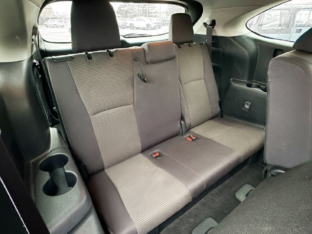 2024 Toyota Highlander LE - Photo 31